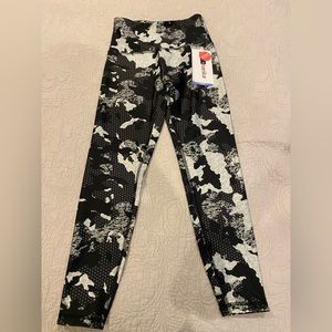 NWT Marika Reversible Leggins